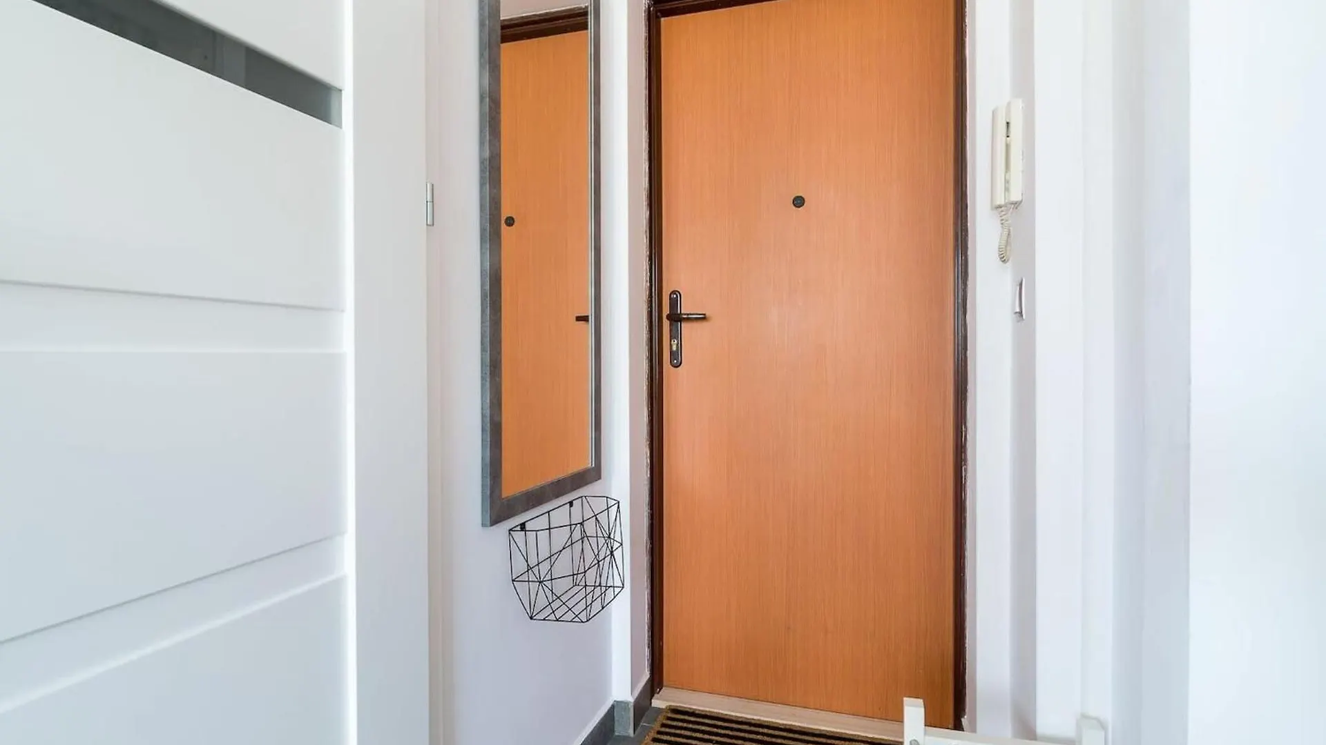 Przytulne Studio Dla 2 Osob W Centrum Warszawy By Rent Like Home Warsaw