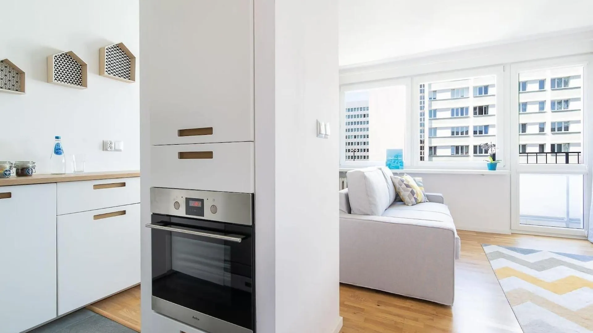 Apartment Przytulne Studio Dla 2 Osob W Centrum Warszawy By Rent Like Home Warsaw